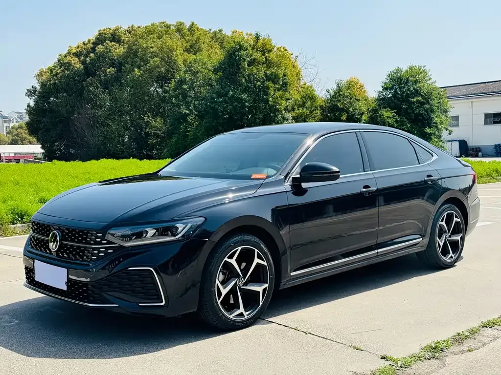 Volkswagen Passat — фото 1
