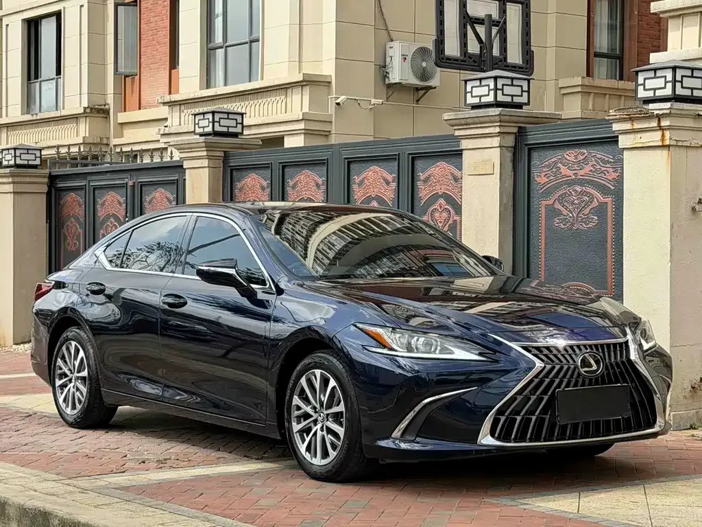 Lexus ES — фото 8