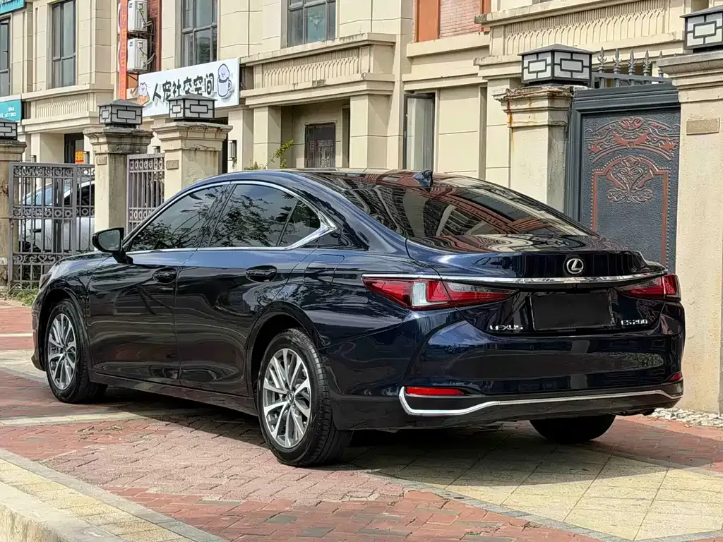 Lexus ES — фото 6