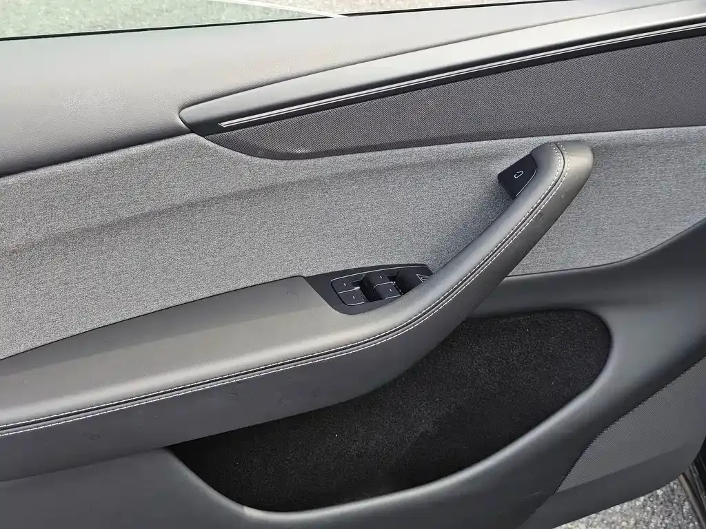 Tesla Model Y 2025 из CN, фото 7