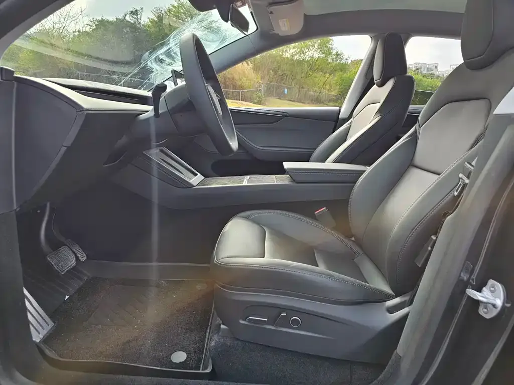 Tesla Model Y 2025 из CN, фото 6