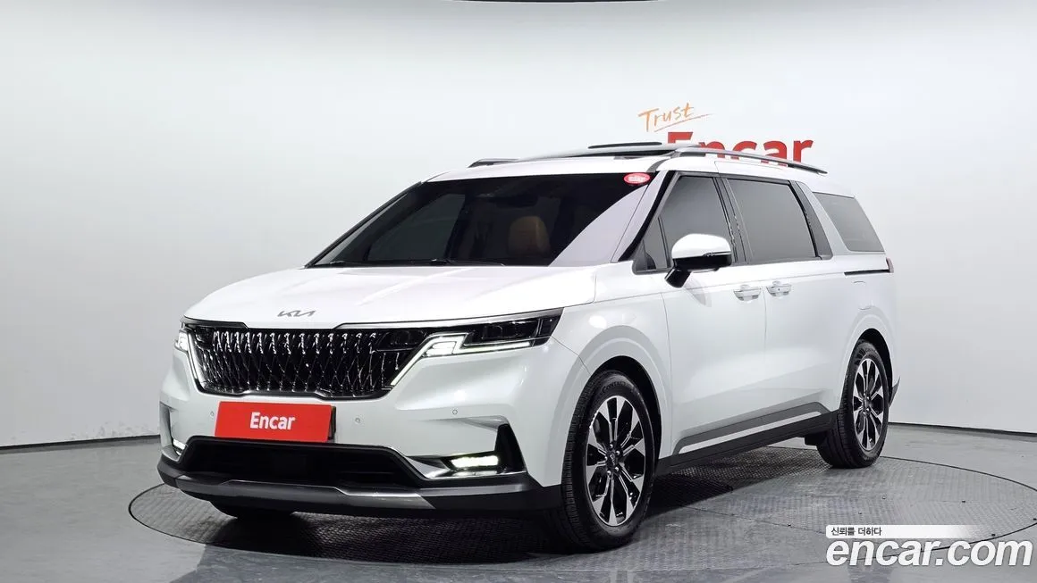 Kia Carnival — фото 1