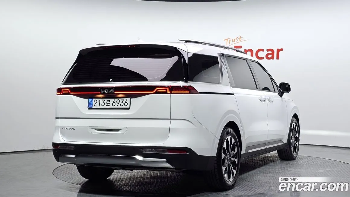 Kia Carnival — фото 3