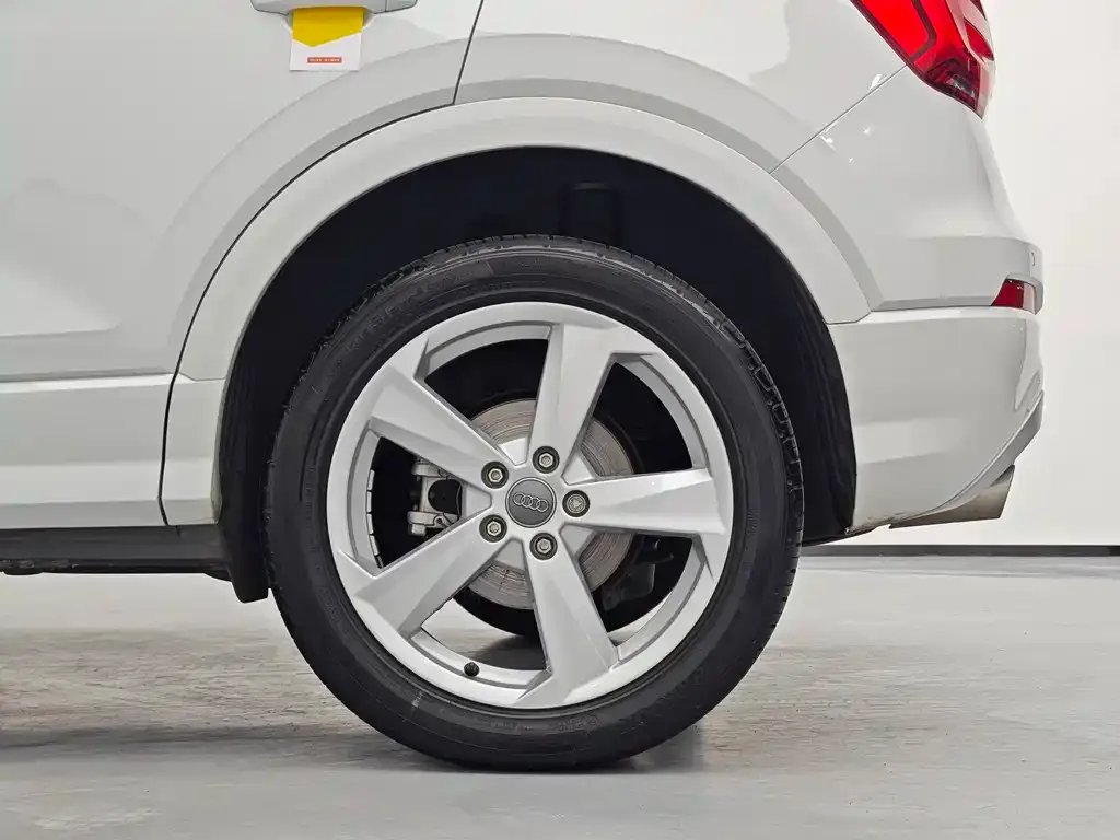 Audi Q2L 2021 из CN, фото 10