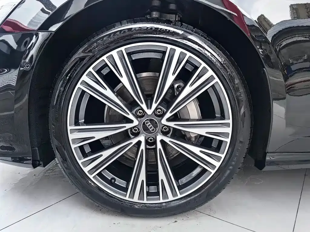 Audi A6L 2025 из CN, фото 10