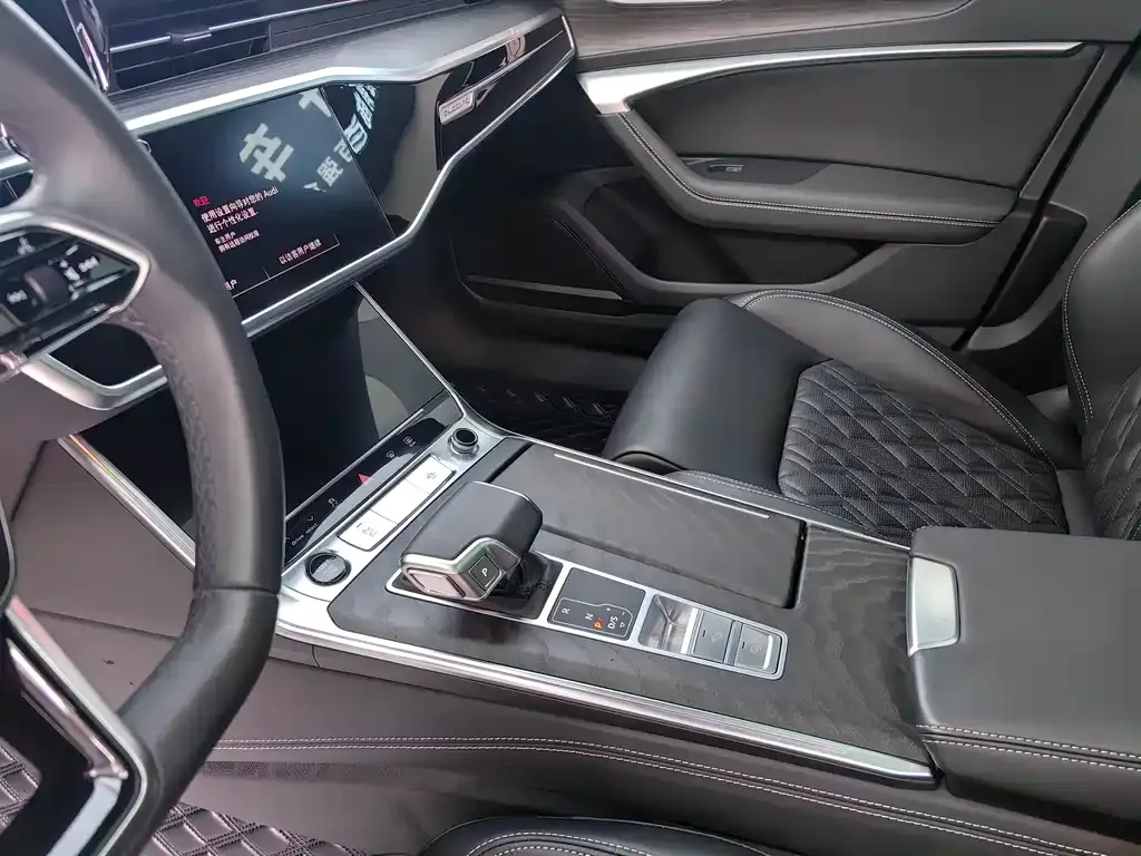 Audi A6L 2025 из CN, фото 8