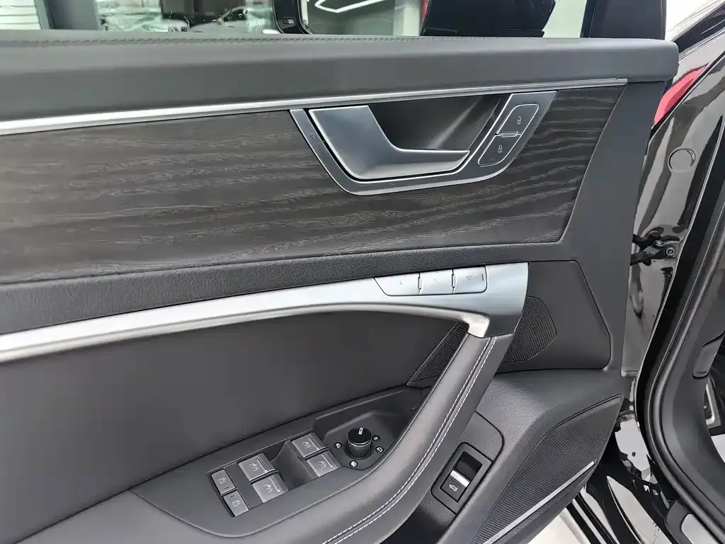 Audi A6L 2025 из CN, фото 6