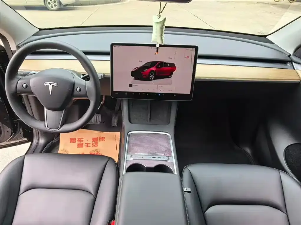 Tesla Model Y — фото 5