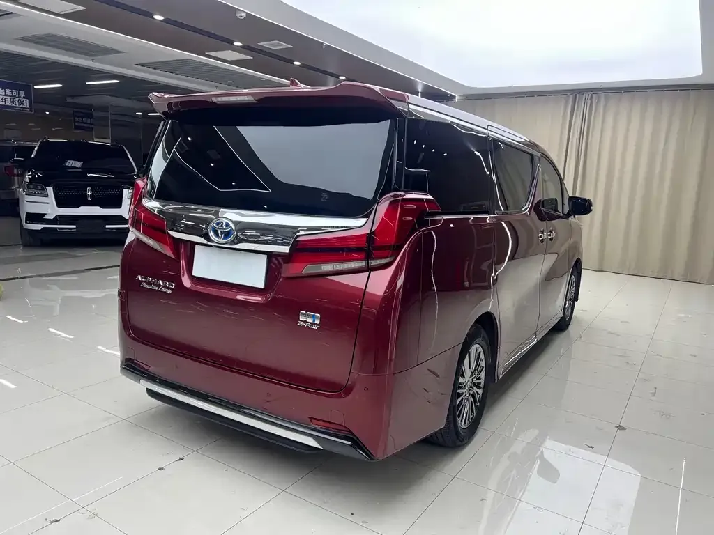 Toyota Alphard 2022 из CN, фото 7