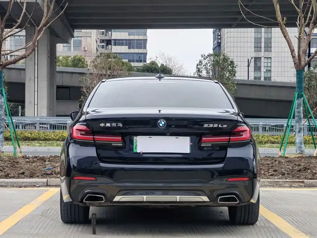 BMW 5 Series New Energy — фото 3