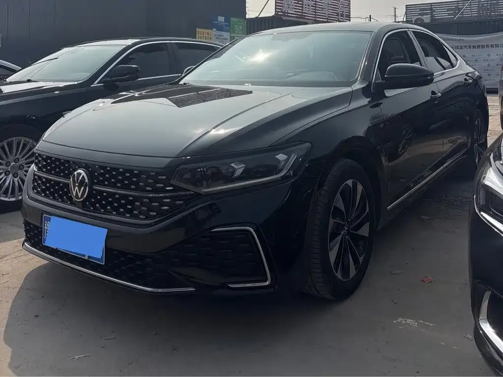Volkswagen Passat — фото 1