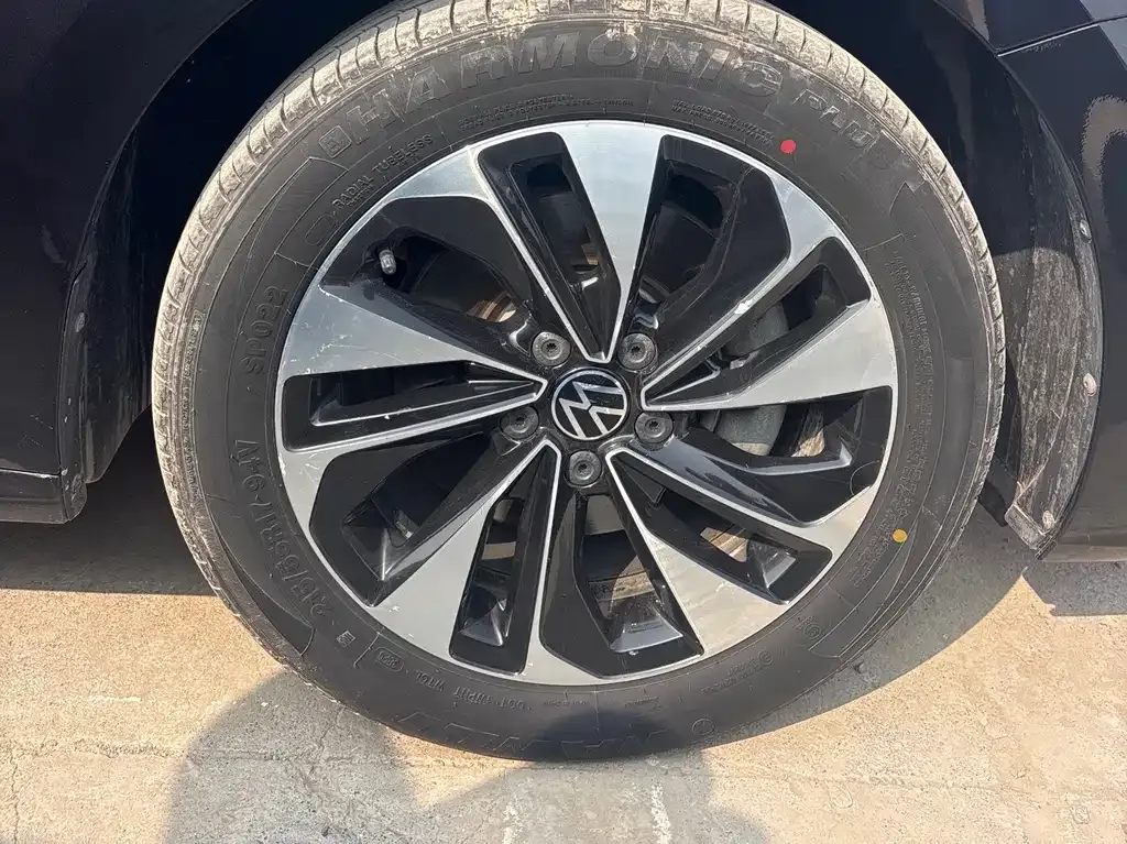 Volkswagen Passat — фото 10