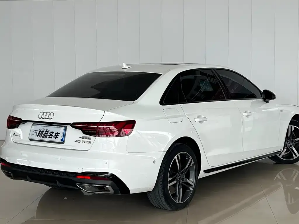 Audi A4L 2023 из CN, фото 2