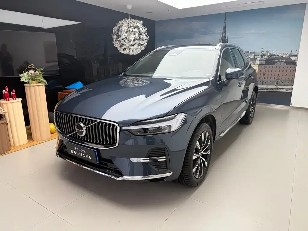 Volvo XC60 — фото 1