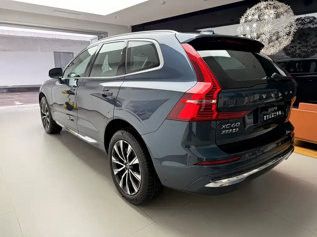 Volvo XC60 — фото 2
