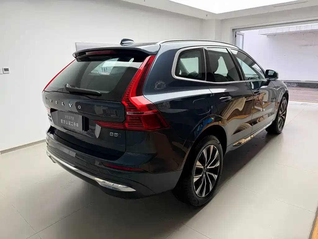 Volvo XC60 — фото 7