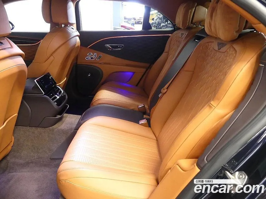 Bentley Flying Spur 2023 из KR, фото 6