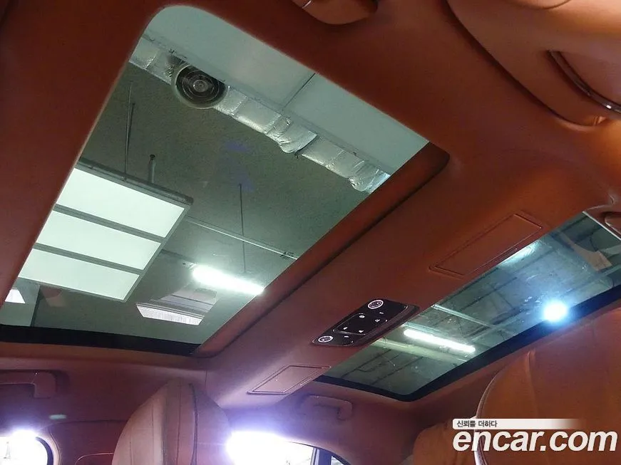 Bentley Flying Spur 2023 из KR, фото 9