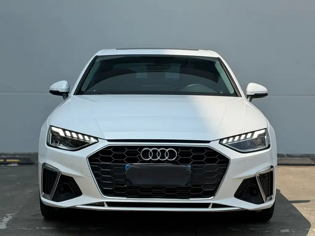 Audi A4L 2021 из CN, фото 2