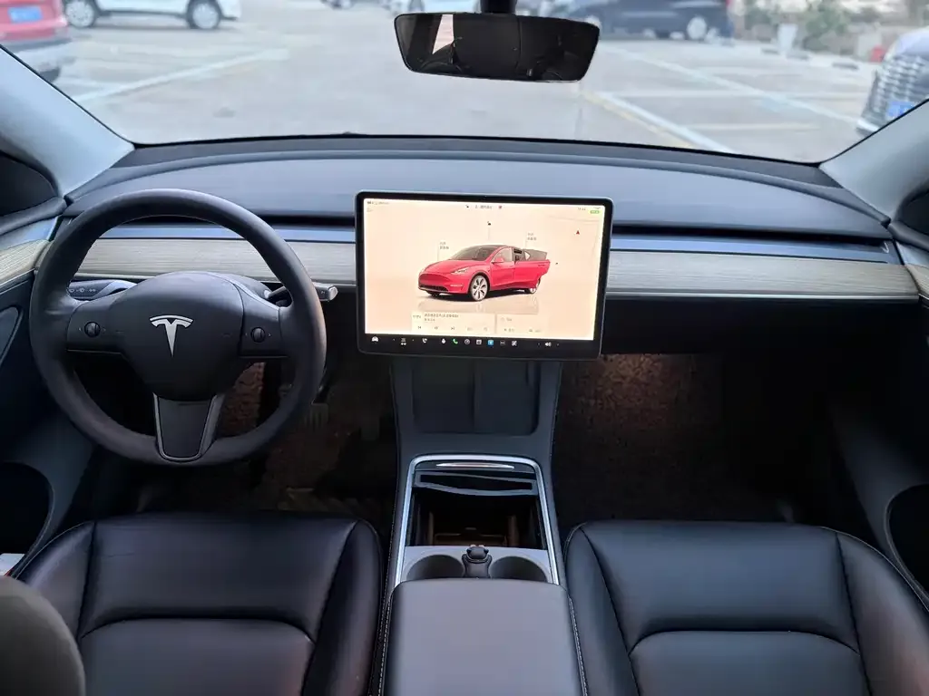 Tesla Model Y — фото 5