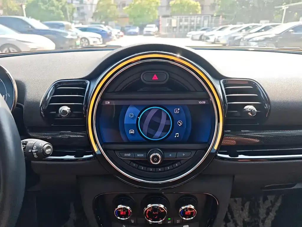 MINI Clubman — фото 9