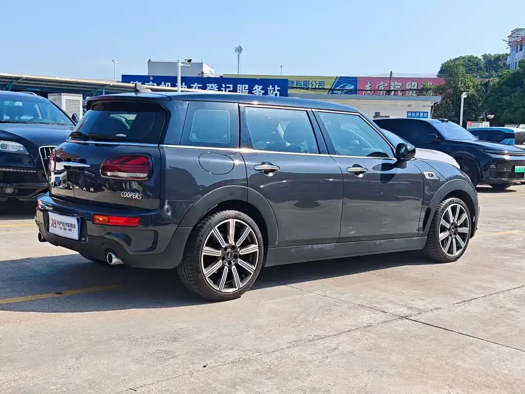 MINI Clubman — фото 6