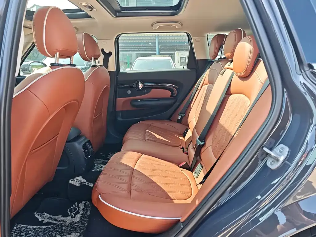 MINI Clubman — фото 2