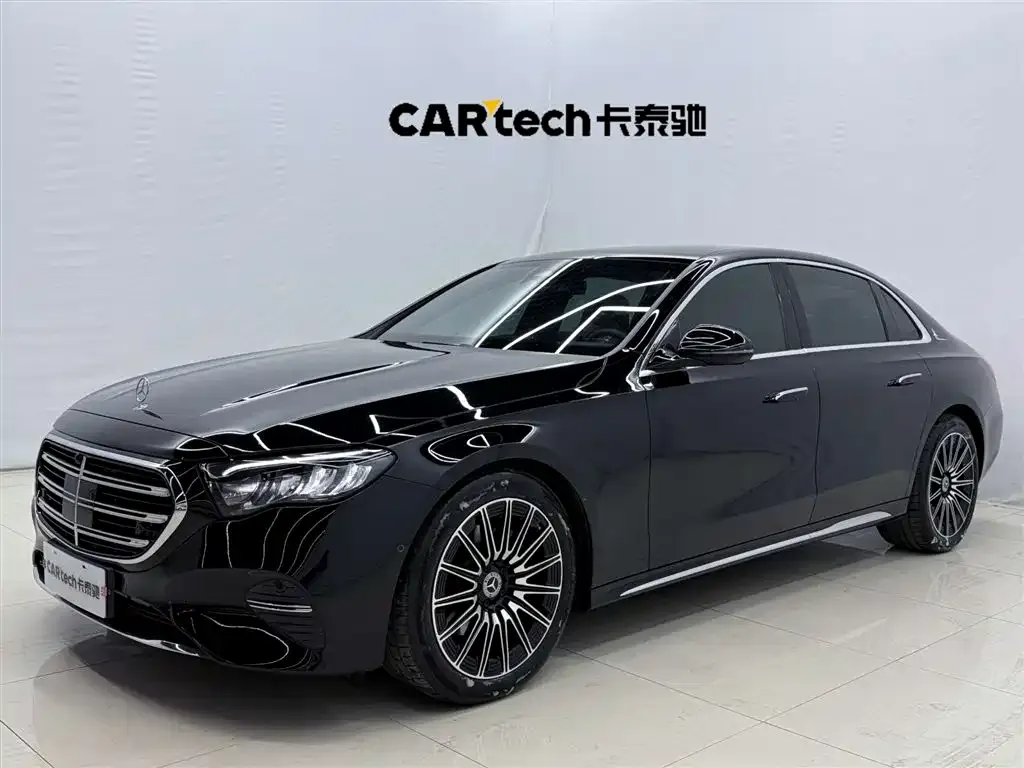 Mercedes-Benz E-Class — фото 1