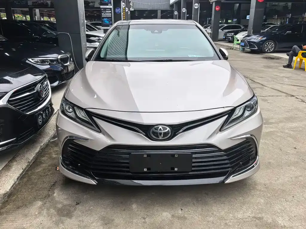 Toyota Camry — фото 4