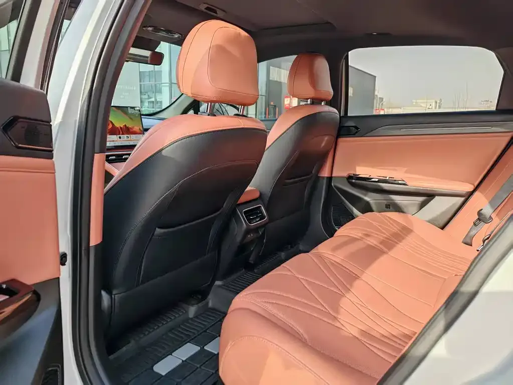 Geely Galaxy L6 — фото 2