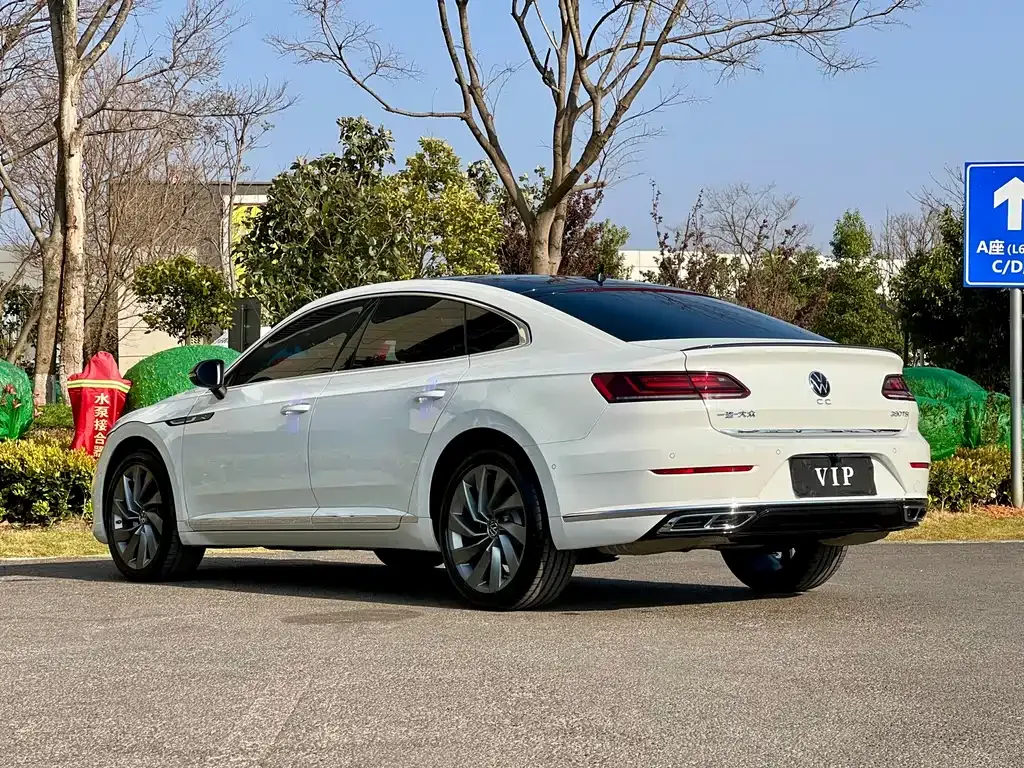 Volkswagen CC 2024 из CN, фото 6