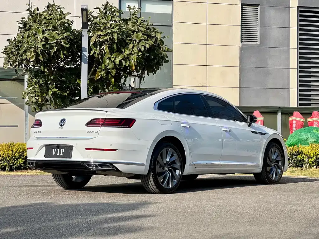 Volkswagen CC 2024 из CN, фото 4