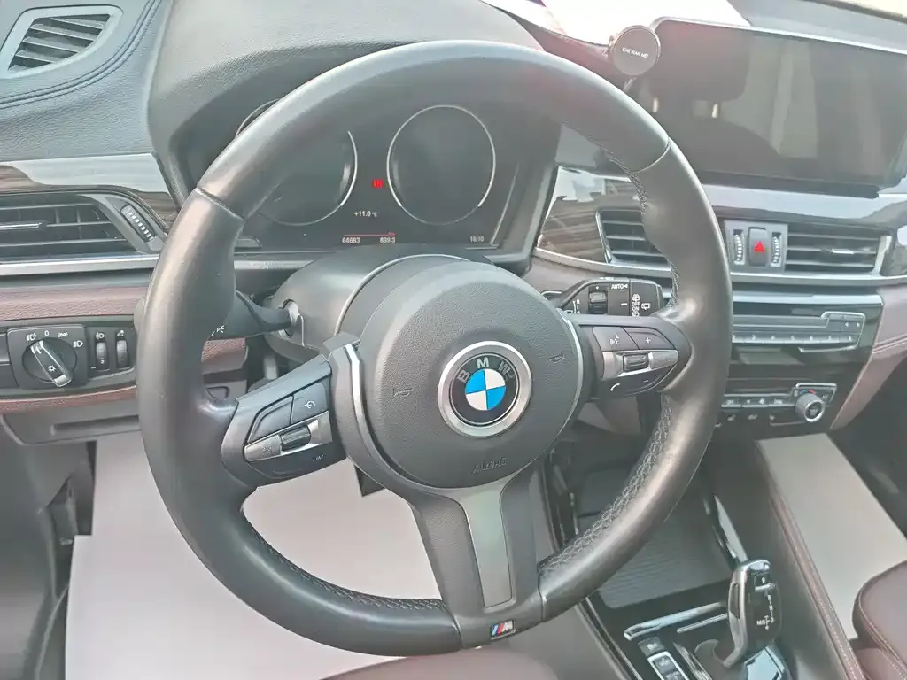 BMW X1 — фото 10