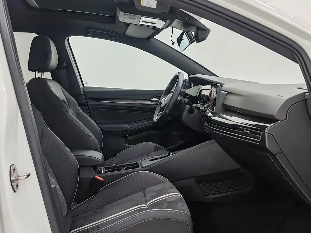 Volkswagen Golf 2022 из CN, фото 7