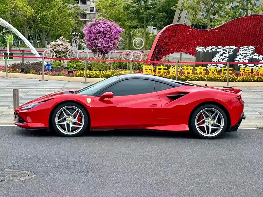 Ferrari F8 — фото 7