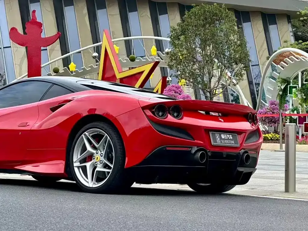 Ferrari F8 — фото 10