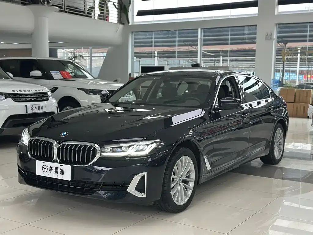 BMW 5 Series — фото 1