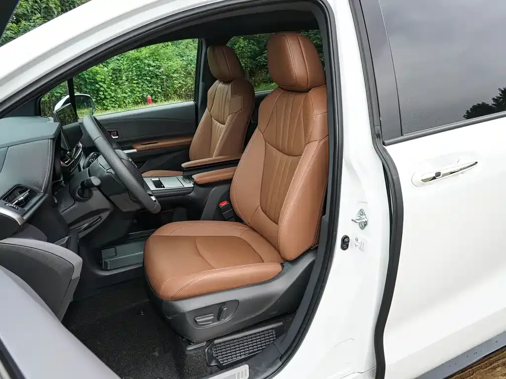 Toyota Sienna 2026 из CN, фото 3