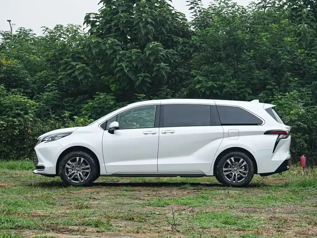 Toyota Sienna 2026 из CN, фото 7