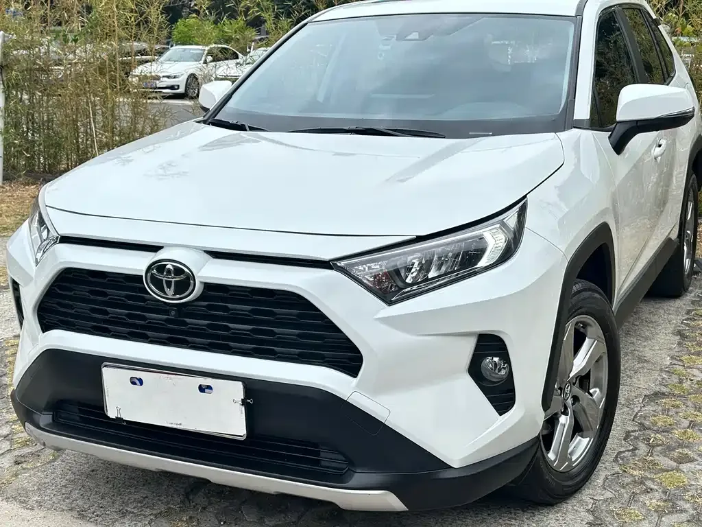 Toyota RAV4 — фото 4