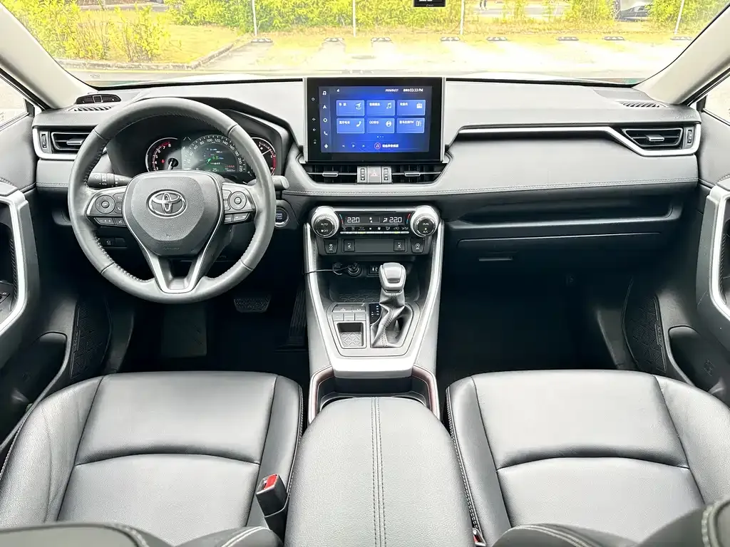 Toyota RAV4 — фото 3