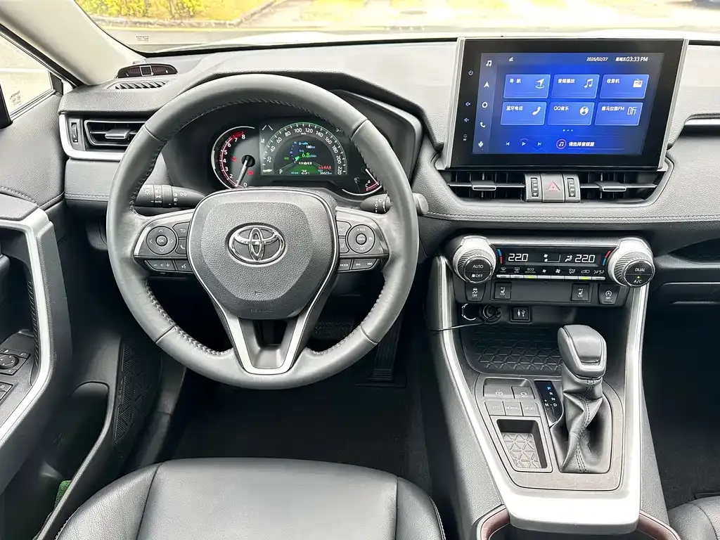 Toyota RAV4 — фото 2