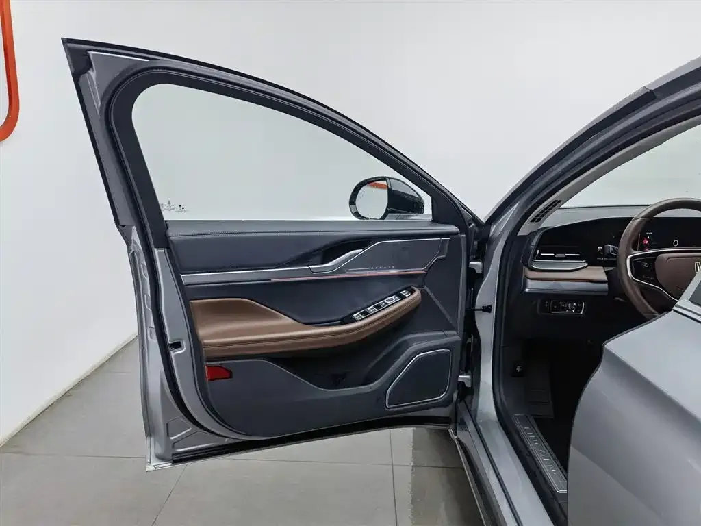 Lincoln Z 2025 из CN, фото 4