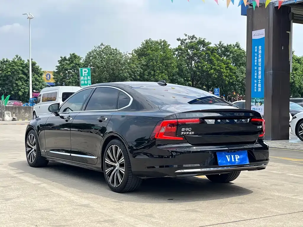 Volvo S90 2023 из CN, фото 3