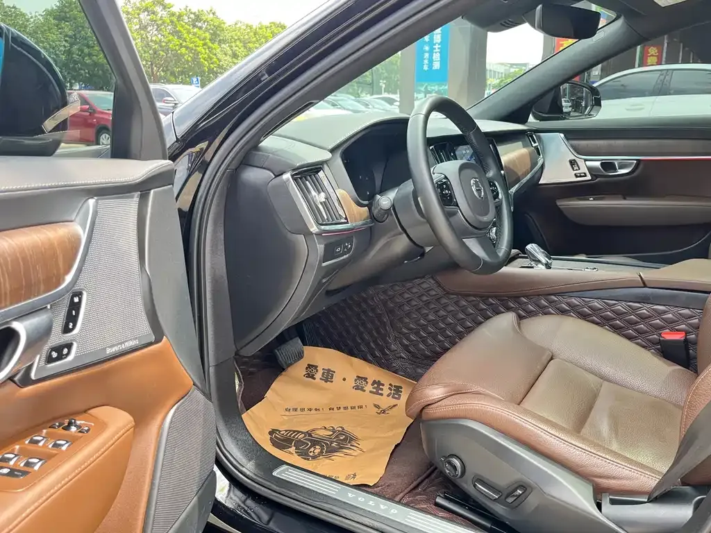 Volvo S90 2023 из CN, фото 7