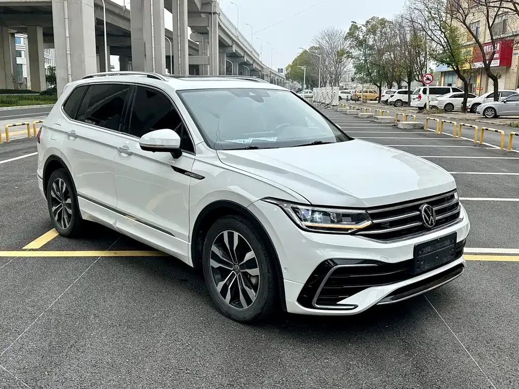 Volkswagen Tiguan L 2023 из CN, фото 3