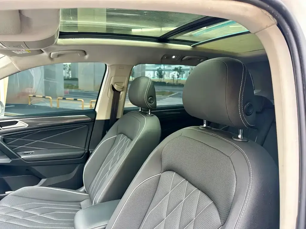 Volkswagen Tiguan L 2023 из CN, фото 8