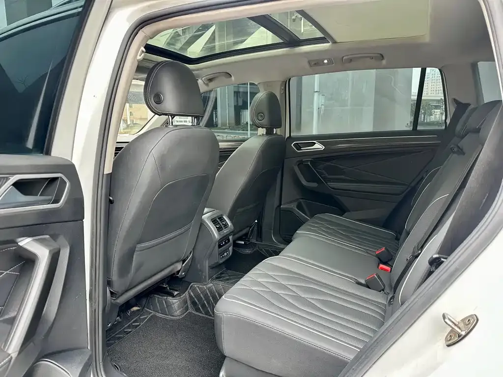 Volkswagen Tiguan L 2023 из CN, фото 9