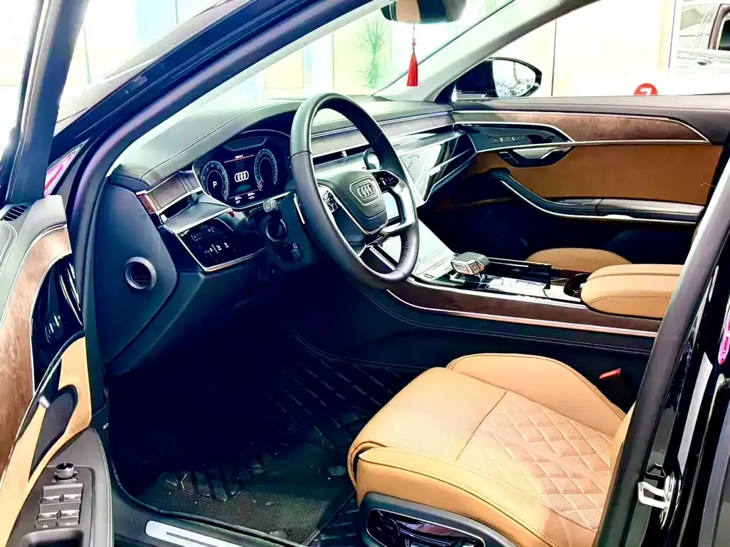 Audi A8 2023 из CN, фото 8