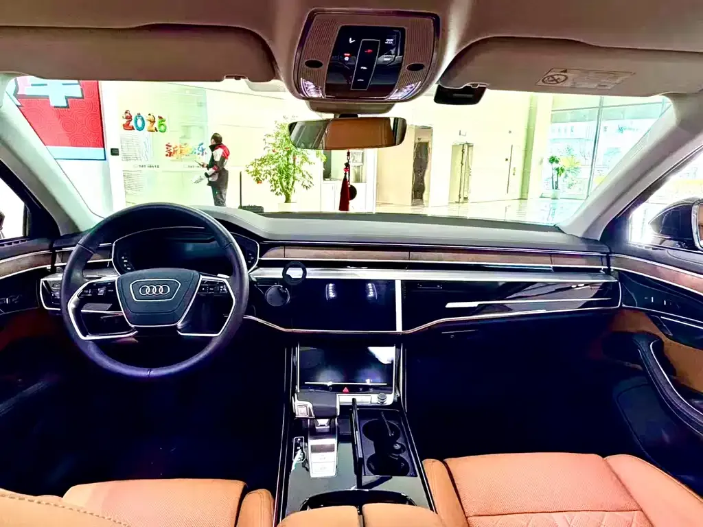 Audi A8 2023 из CN, фото 2